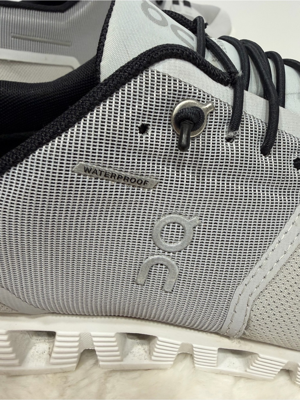 On - Cloud 5 Woman’s Waterproof Sneakers in GLACIER. Excellent Condiiton SZ 10 - Picture 7 of 15